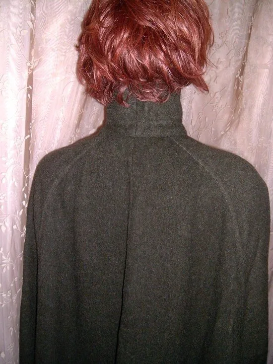 Moessmer Wool Green Vintage Walking Cape - Picture 14 of 17